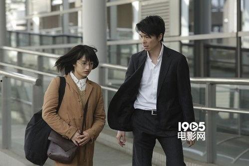 二重生活,双重身份下的心灵探索与人生抉择